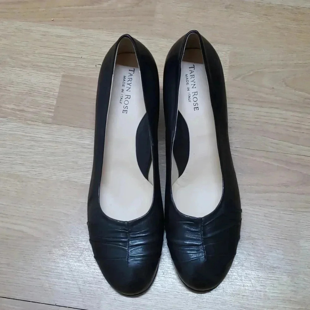 Taryn Rose Dark Brown Pumps Size 9
